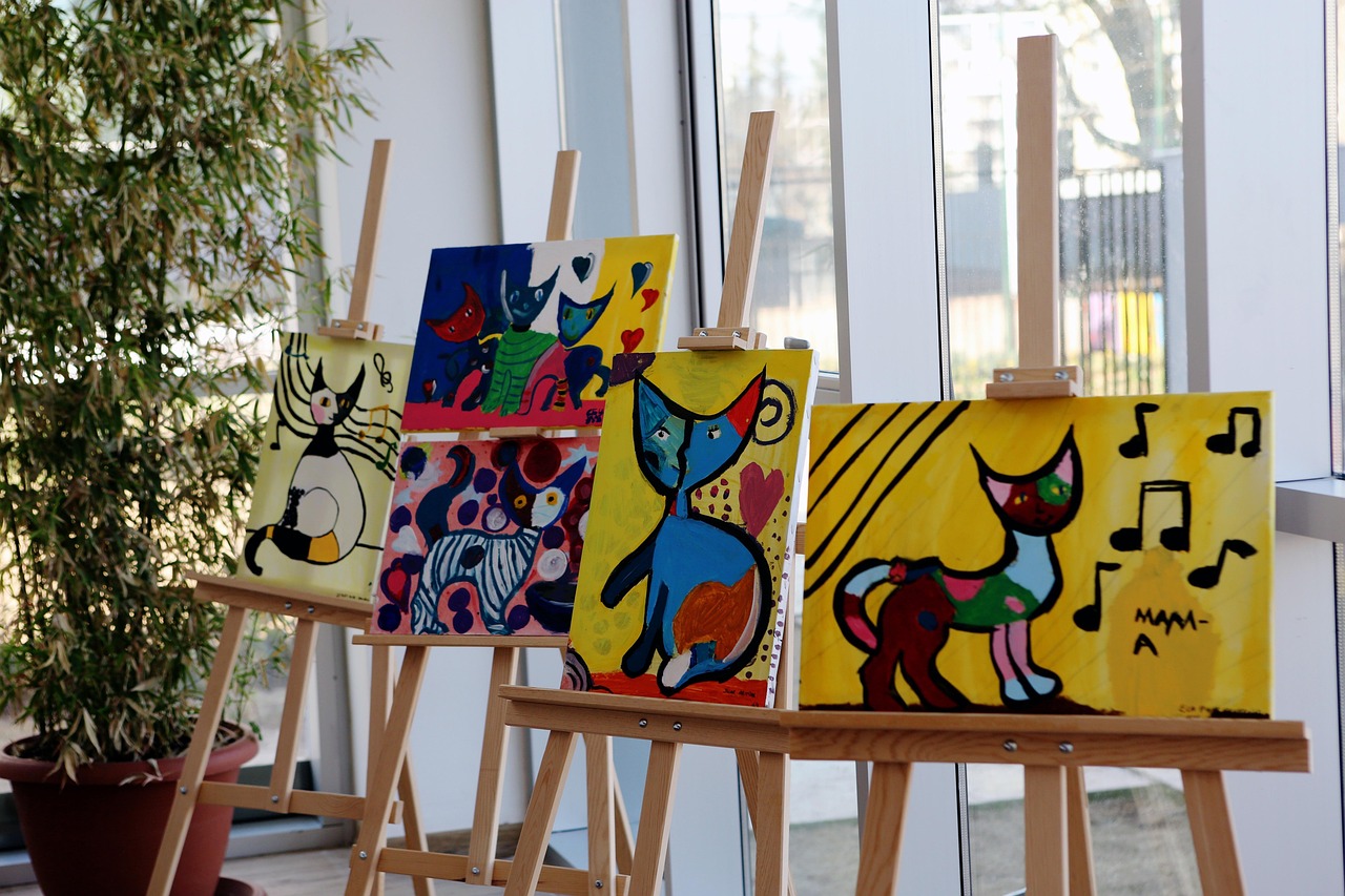 五月青春风采展现，学生书画比赛盛大开幕
